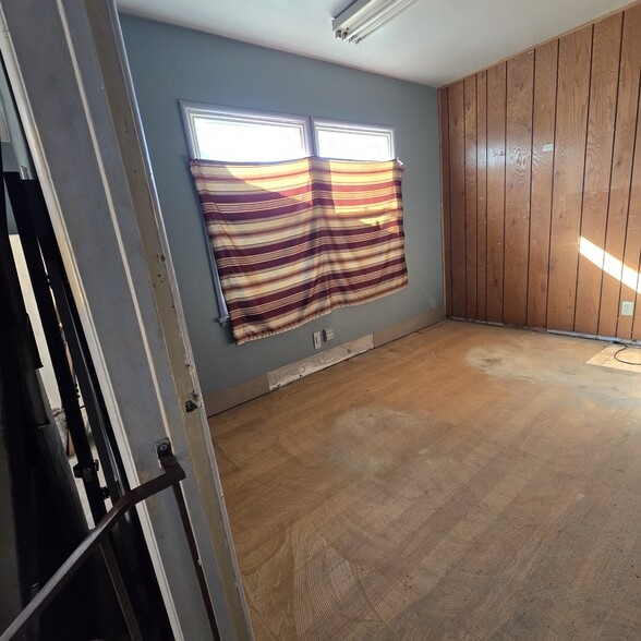 More Photos Of 15709 Bellflower Blvd, Bellflower General Retail For Sale