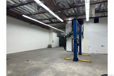 More Photos Of 8010 Wheatland Ave, Sun Valley Manufacturing For Sale