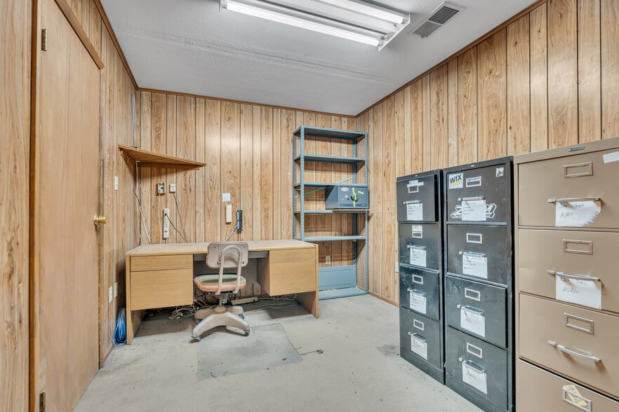 More Photos Of 274 Monroe Ave, New Martinsville Freestanding For Sale