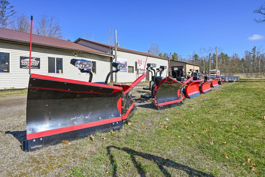 More Photos Of 5011 State Highway 13/34 Hwy, Wisconsin Rapids Storefront For Sale