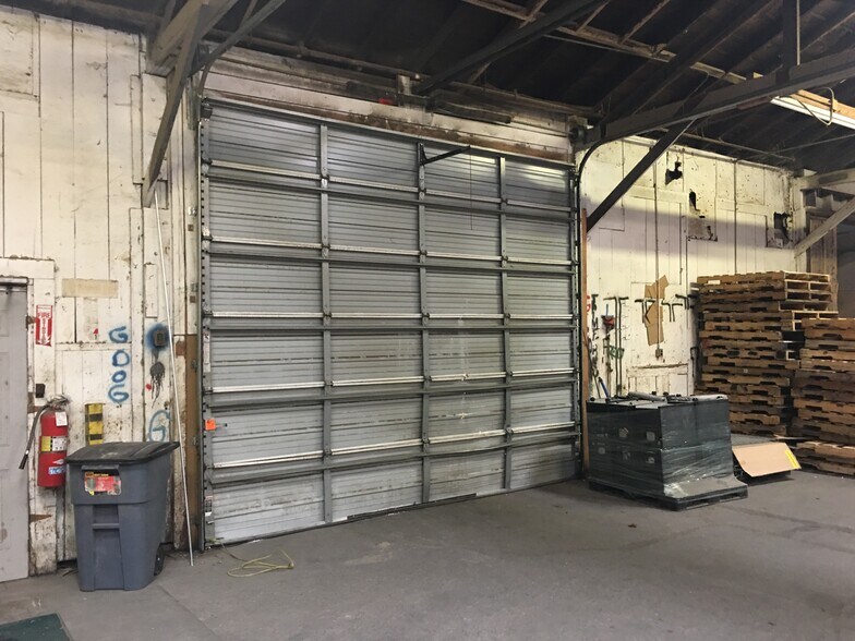 More Photos Of 539 Champion Rd, Jeffersonville Warehouse For Lease
