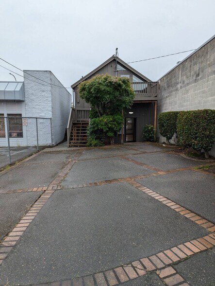 More Photos Of 329 E Main St, Auburn Loft Creative Space For Lease