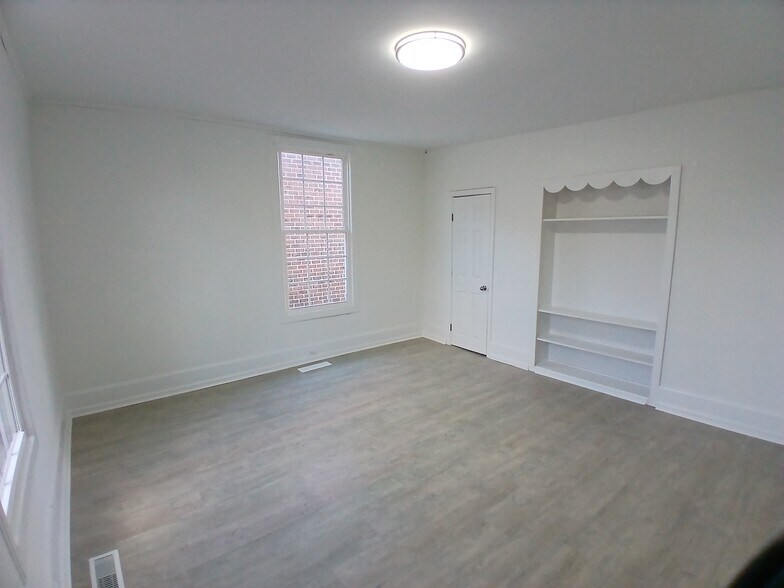 More Photos Of 119 W Main St, Youngsville Freestanding For Lease