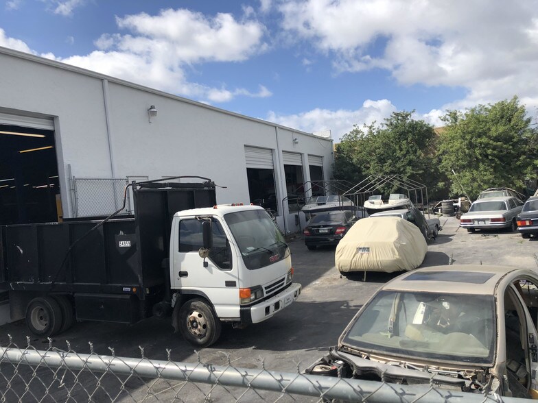 More Photos Of 3821-3825 NW 135th St, Opa-locka Service For Lease