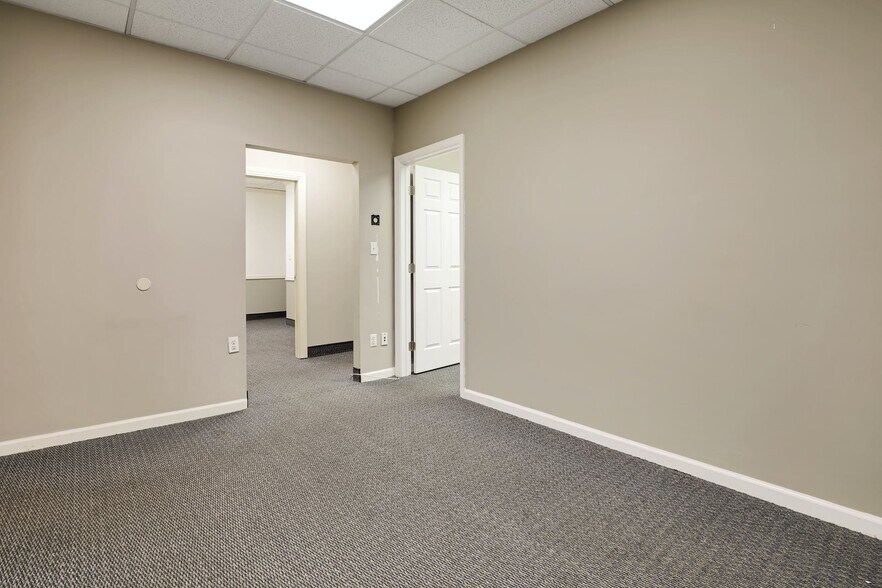 More Photos Of 45 N Village Ave, Rockville Centre Office For Sale