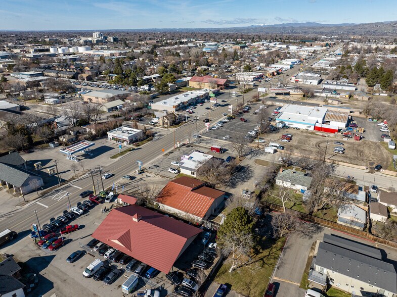 More Photos Of 110 N Orchard St, Boise Veterinarian Kennel For Sale