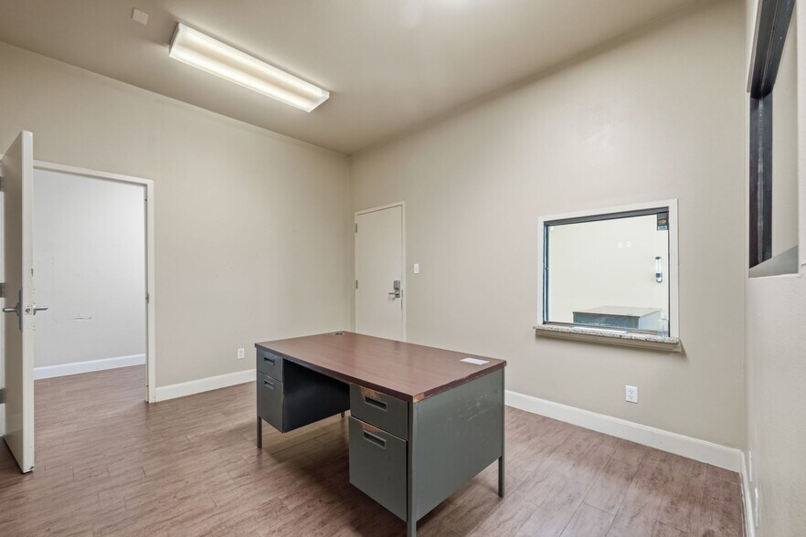 More Photos Of 5407 Interstate 35 Access Rd, San Antonio Land For Lease