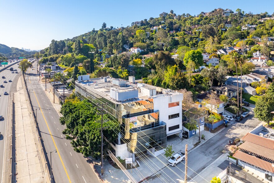 More Photos Of 3151 Cahuenga Blvd W, Los Angeles Office For Lease