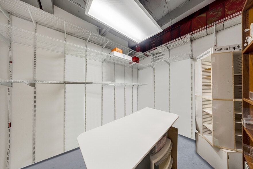 More Photos Of 1235 SW 22nd St, Miami Office For Lease