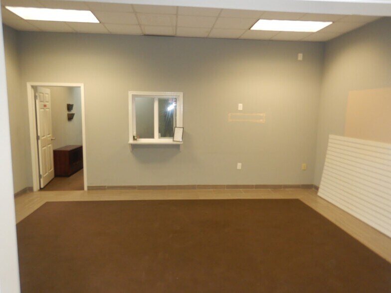 More Photos Of 6530 Supply Row, Houston Warehouse For Lease