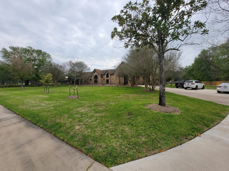 More Photos Of 23122 Valley Ranch Pky, Porter Coworking Space