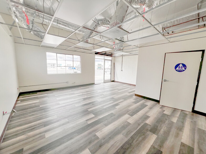 More Photos Of 1019-1023 E Raymond Way, Anaheim Unknown For Lease