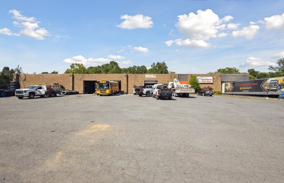 Primary Photo Of 1551 S Wilcox Dr, Kingsport Distribution For Lease