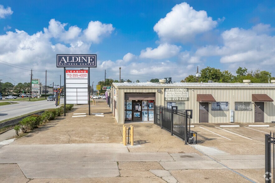 More Photos Of 2021 Aldine Mail Route Rd, Houston Warehouse For Lease