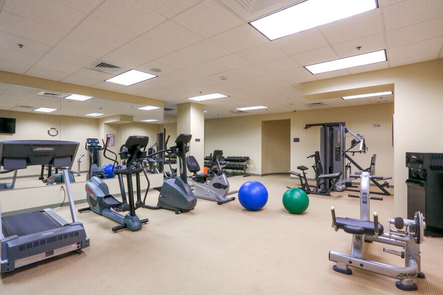 More Photos Of 6400 Sheridan Dr, Buffalo Unknown For Lease