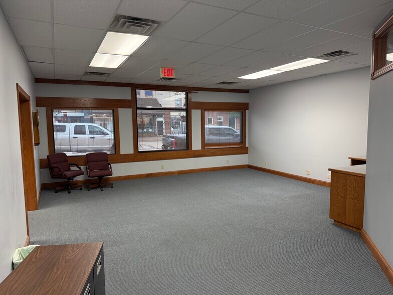 More Photos Of 126 S Knowles Ave, New Richmond Office For Lease