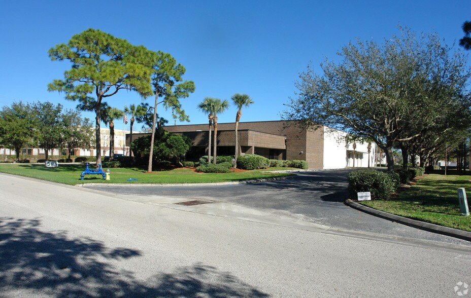 Primary Photo Of 1765 Commerce Ave N, Saint Petersburg Unknown For Lease