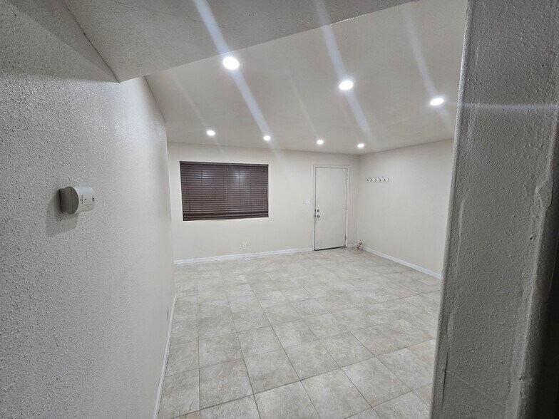More Photos Of 5100 Pebble Beach Blvd, Las Vegas Apartments For Sale