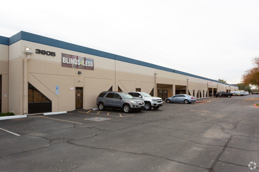 More Photos Of 3901-3911 W Van Buren St, Phoenix Warehouse For Lease