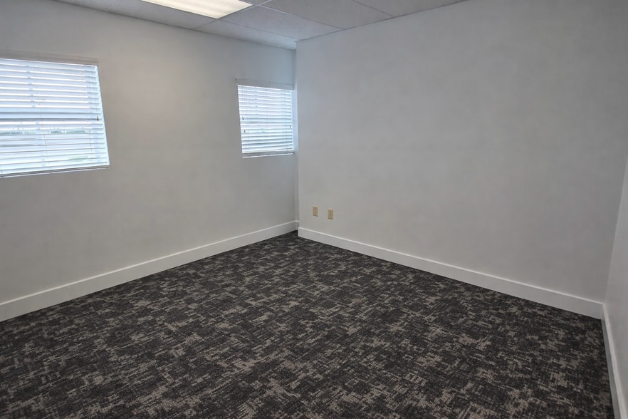More Photos Of 11820 Miramar Pky, Miramar Medical For Lease