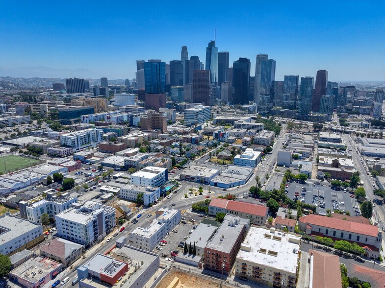 More Photos Of 815 Green Ave, Los Angeles Apartments For Sale