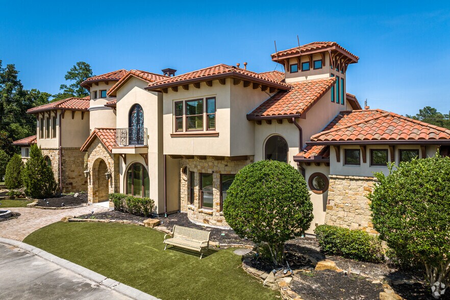 More Photos Of 18750 Interstate 45, Spring Unknown For Lease