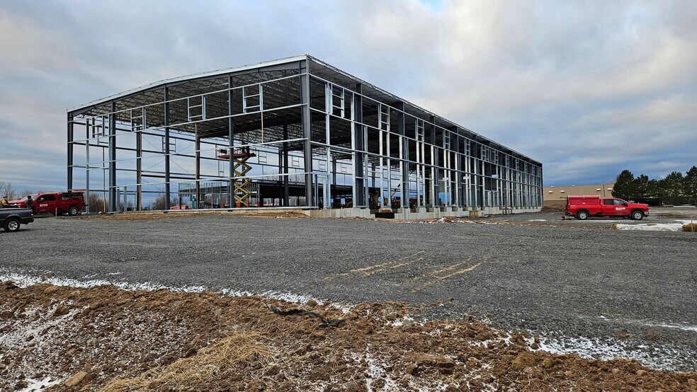 More Photos Of 400 International Blvd, Rochester Distribution For Lease