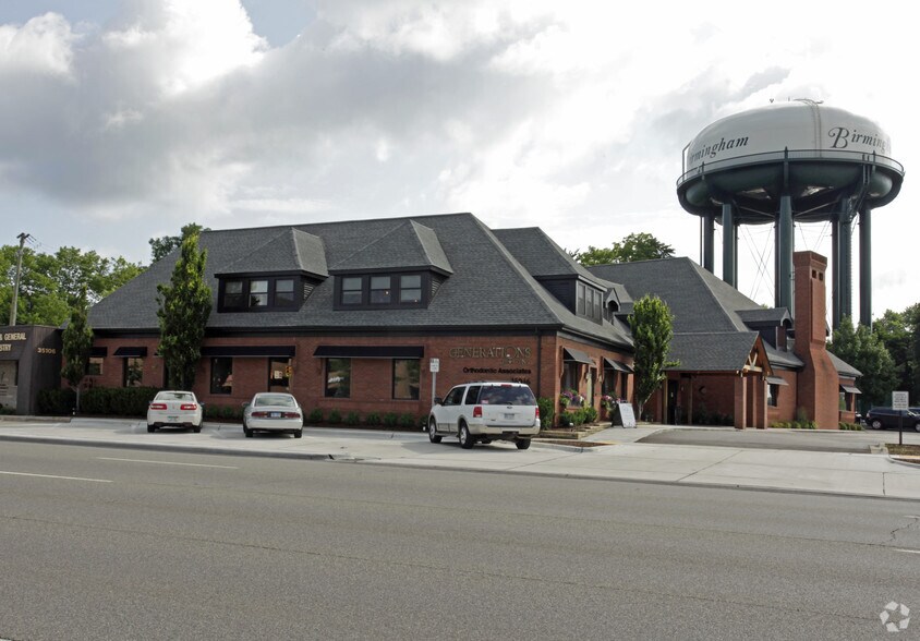 More Photos Of 35046 Woodward Ave, Birmingham Medical For Lease