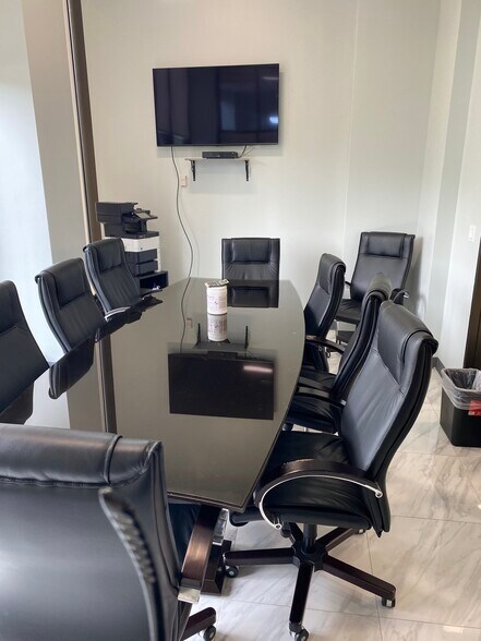 More Photos Of 7600 Jericho Tpke, Woodbury Office For Lease