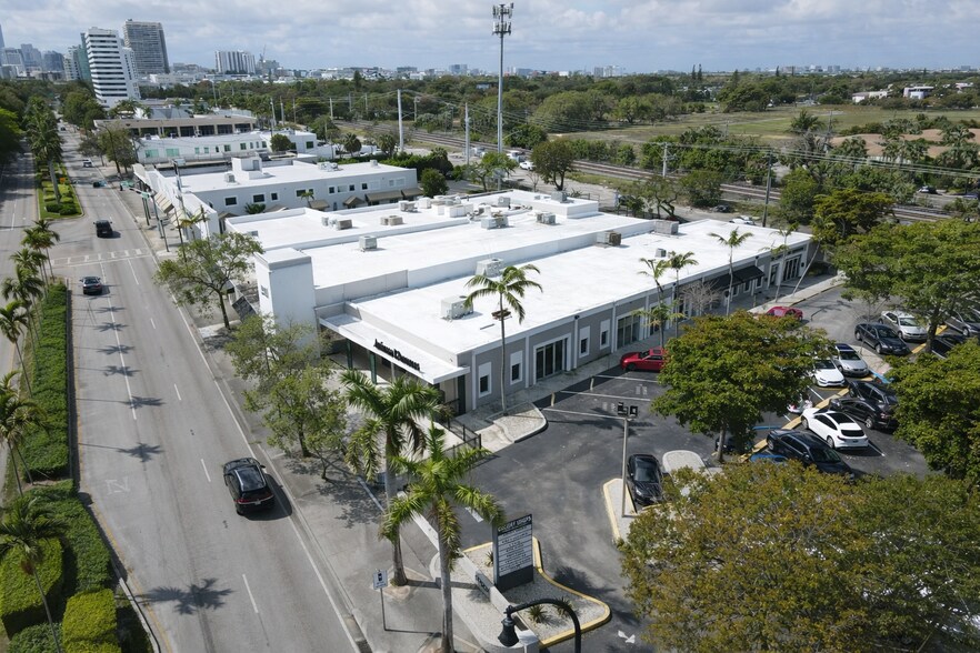 More Photos Of 5084 Biscayne Blvd, Miami General Retail For Lease
