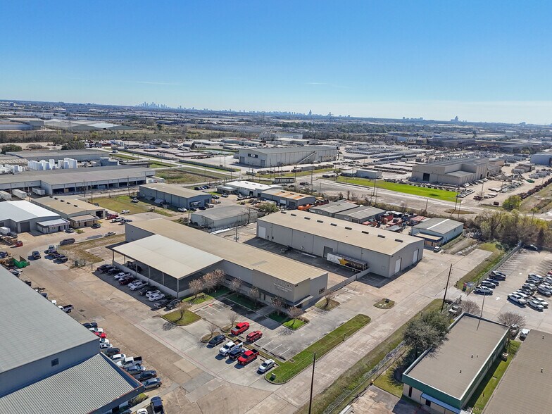 More Photos Of 6754-6758 Northwinds Dr, Houston Warehouse For Lease
