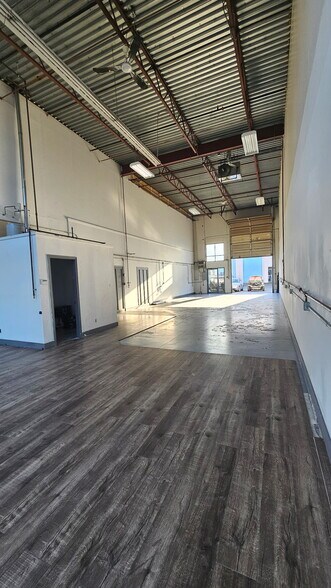 More Photos Of 1833 Coast Meridian Rd, Port Coquitlam Warehouse For Sale