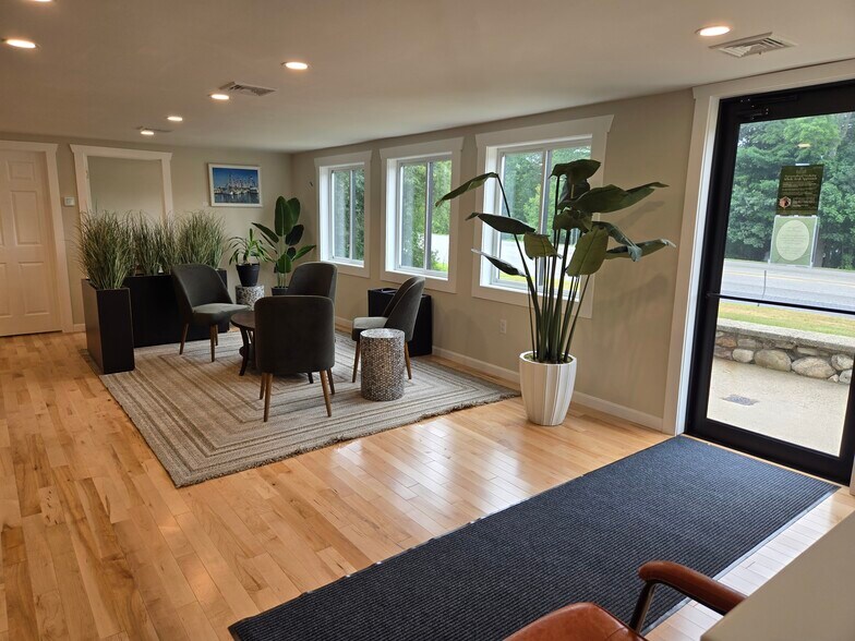 More Photos Of 88 Nashua Rd, Londonderry Office For Lease