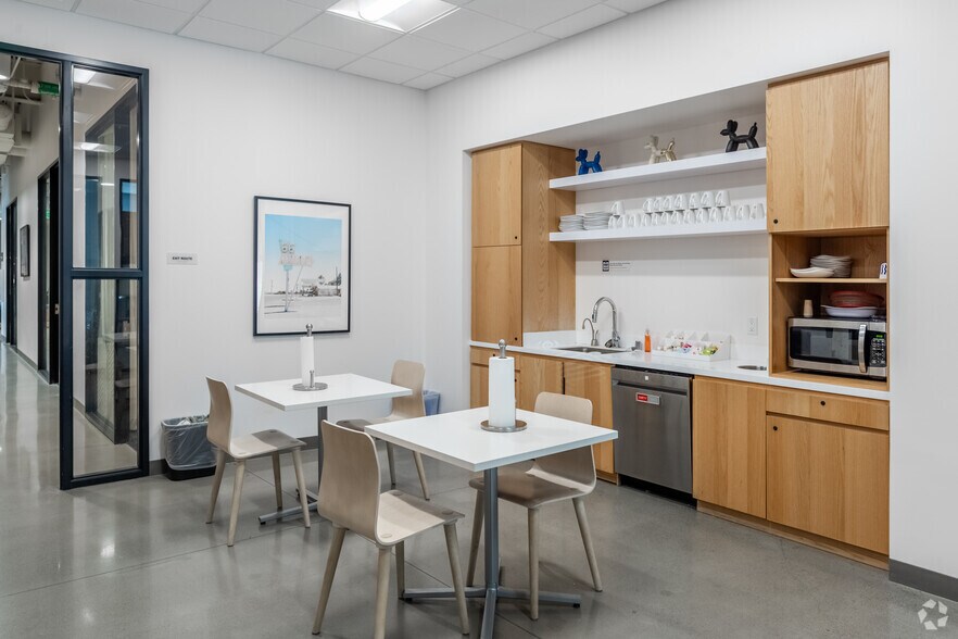 More Photos Of 530 Technology Dr, Irvine Coworking Space