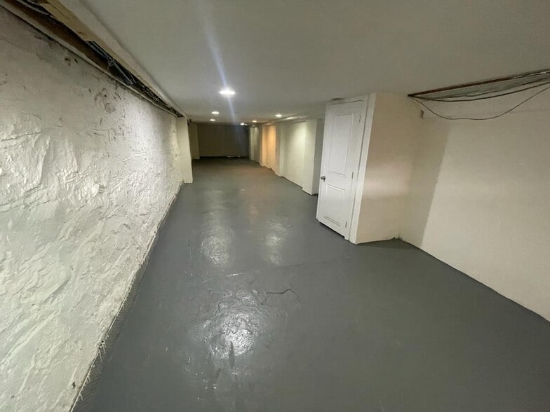 More Photos Of 1945 Broadway, Brooklyn Storefront For Lease