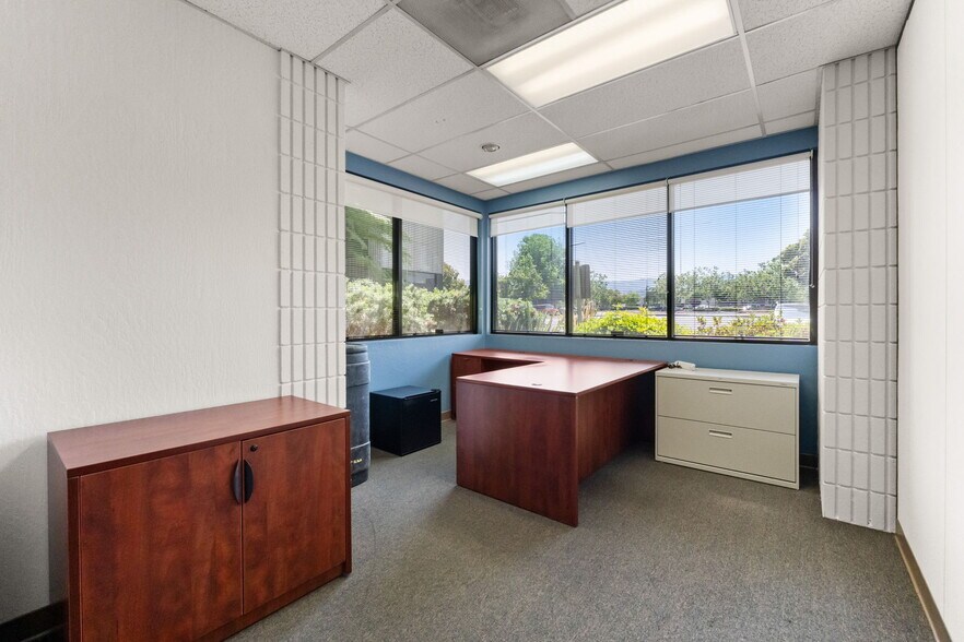 More Photos Of 992 S De Anza Blvd, San Jose Office For Lease