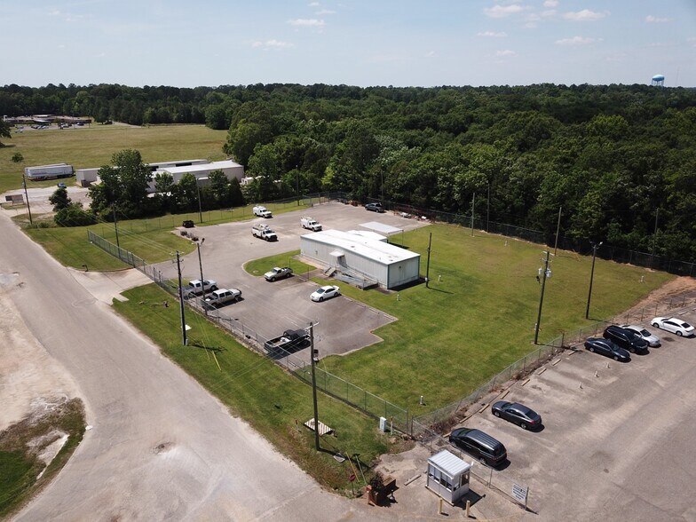 More Photos Of 900 Ravenwood Dr, Selma Warehouse For Sale