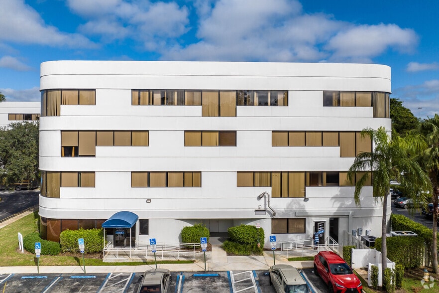 More Photos Of 9050 Pines Blvd, Pembroke Pines Office For Sale
