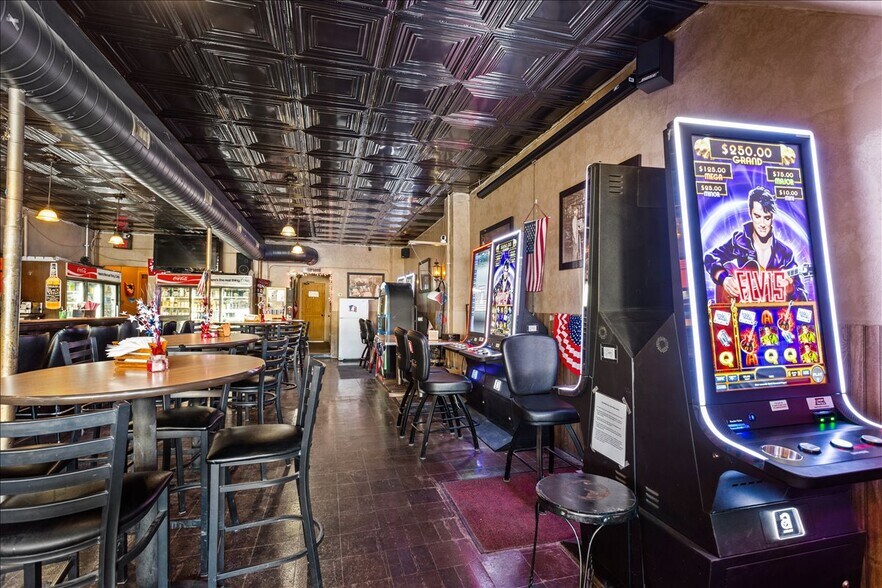More Photos Of 19 N Main St, Tioga Bar For Sale