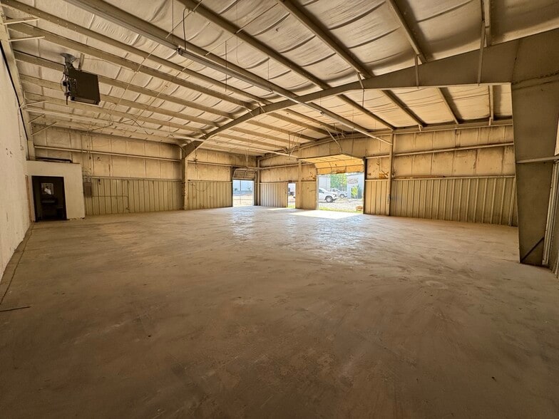 More Photos Of 2454 N Fayetteville St, Asheboro Warehouse For Lease