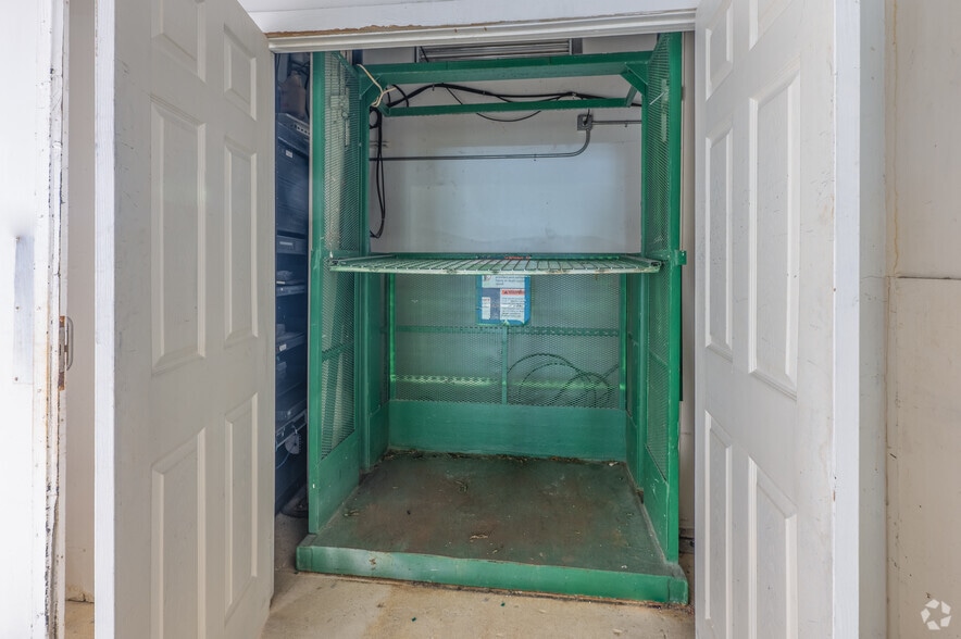 More Photos Of 4145 Wagon Trail Ave, Las Vegas Warehouse For Sale