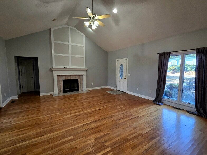 More Photos Of 113 Quiet Cove, Mooresville Office For Lease