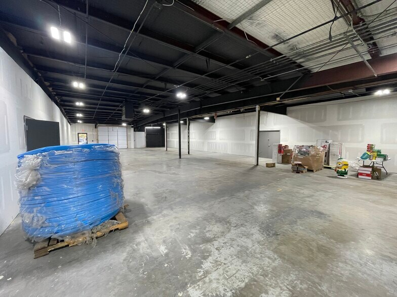 More Photos Of 202 State St, Bowling Green Warehouse For Lease