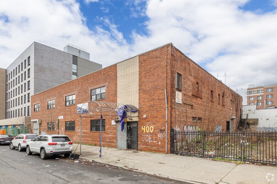 Primary Photo Of 400 Thatford Ave, Brooklyn Schools For Lease