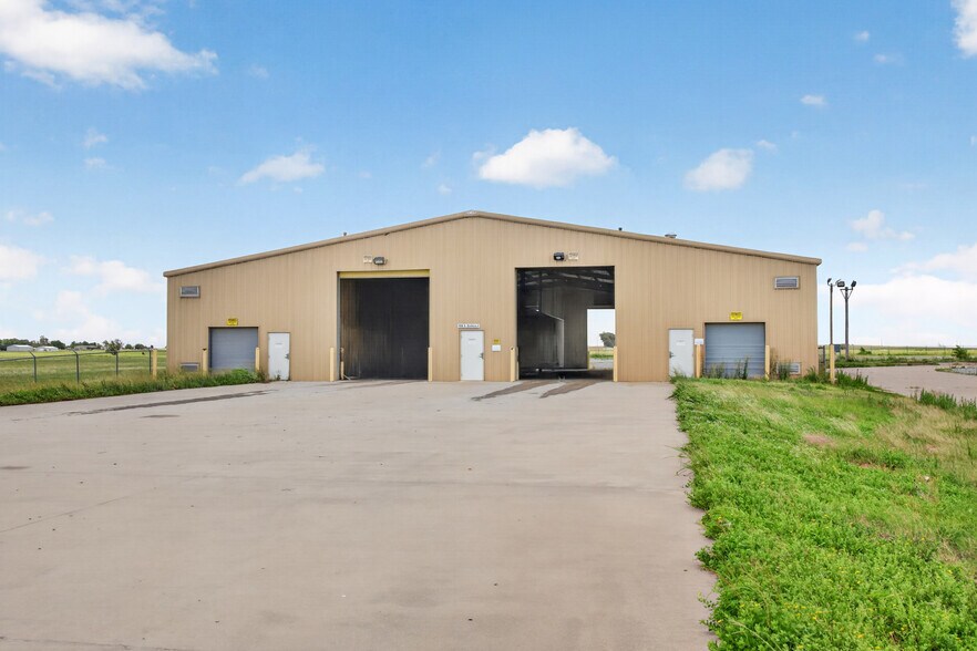 More Photos Of 906 S Eastern Ave, Elk City Warehouse For Sale