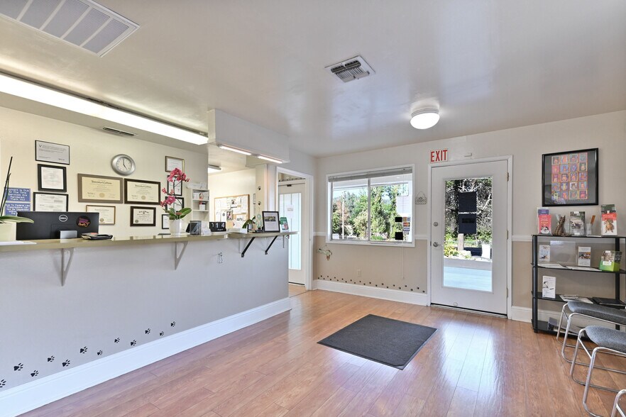 More Photos Of 382 CA-4, Murphys Office For Sale