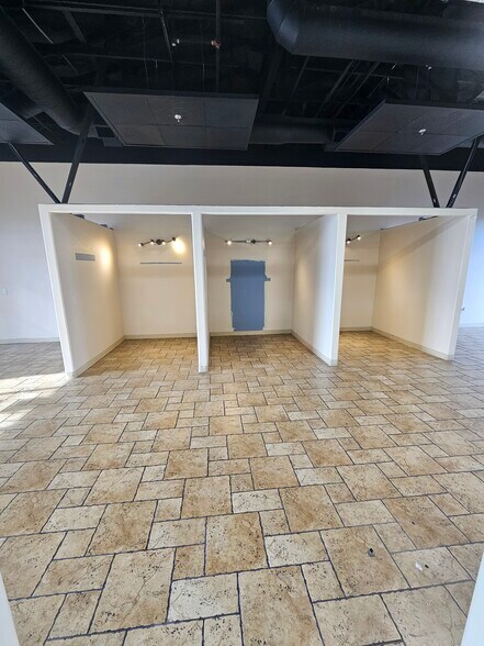 More Photos Of 4255 S Durango Dr, Las Vegas Freestanding For Lease
