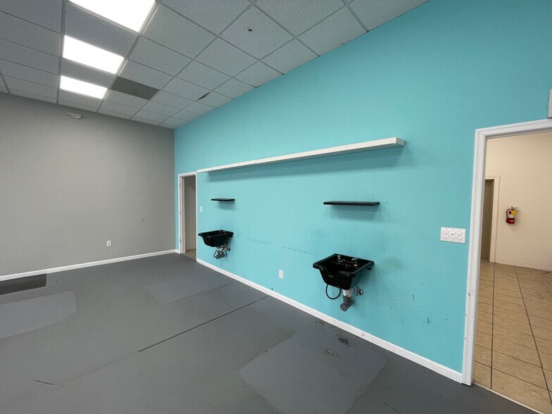 More Photos Of 900 W Ehringhaus St, Elizabeth City Storefront Retail Office For Lease