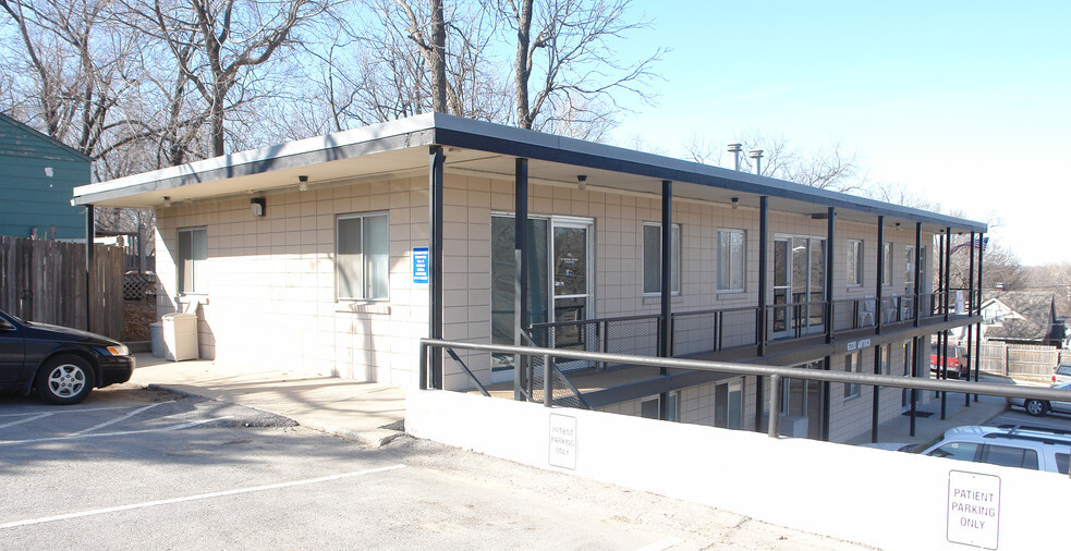 Primary Photo Of 6220 Antioch Rd, Merriam Office For Sale