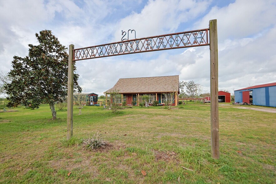 More Photos Of 10191 Bonner Rd, Pattison Specialty For Sale